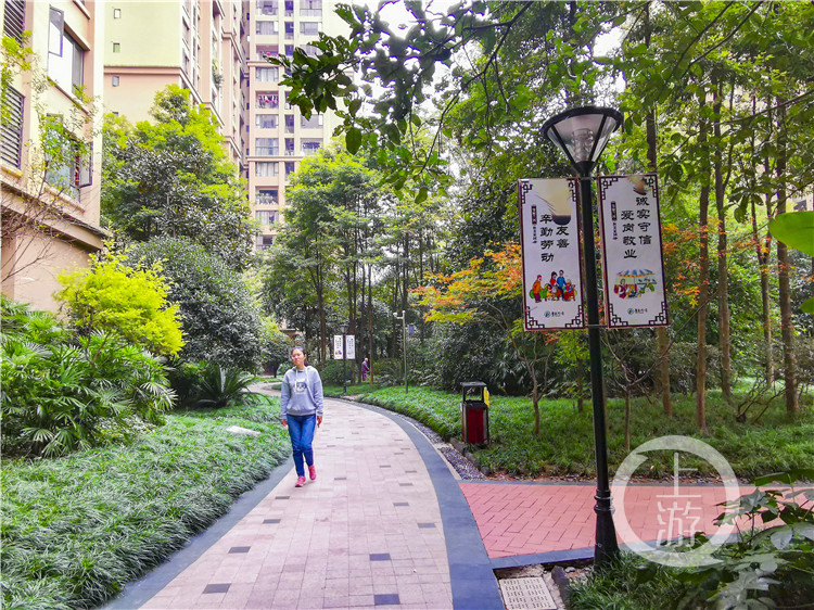 居民自治让璧兰河1号小区一步步变得和谐、(5207752)-20200915094110.jpg
